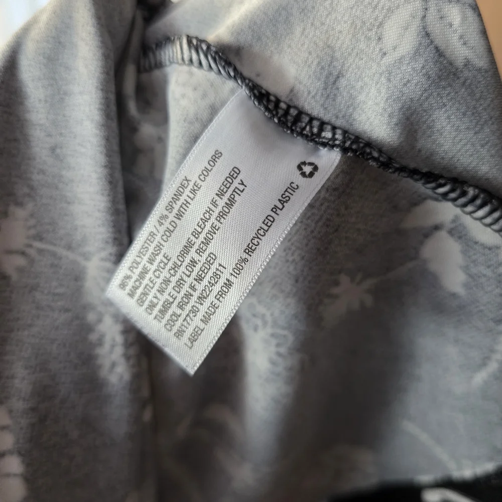 Xhilaration Black & White Floral Flutter Sleeve Dress (Medium) - Picture 9 of 9